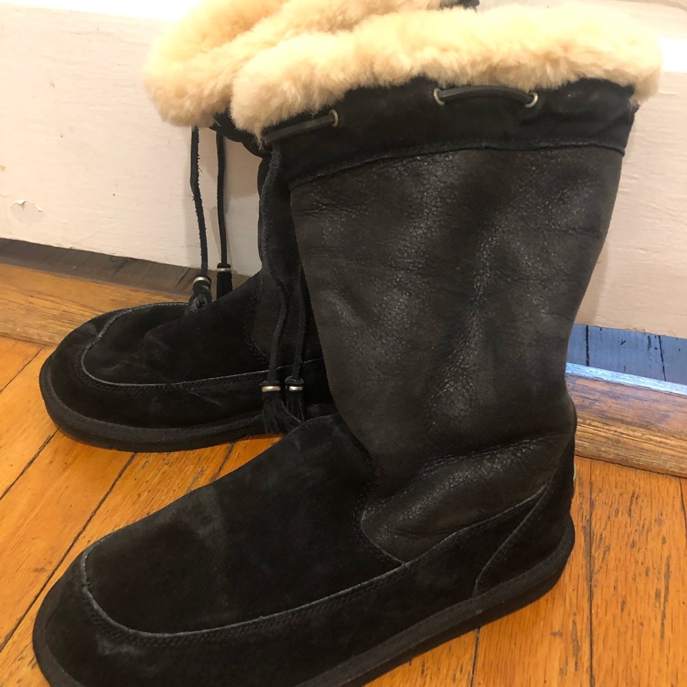 Ugg Like New Boots